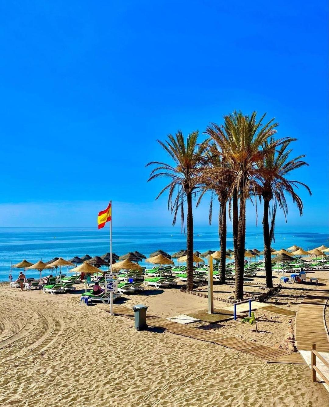 Benalbeach Casa Kito Costa 1ª Linea De Playa Benalmadena Luaran gambar